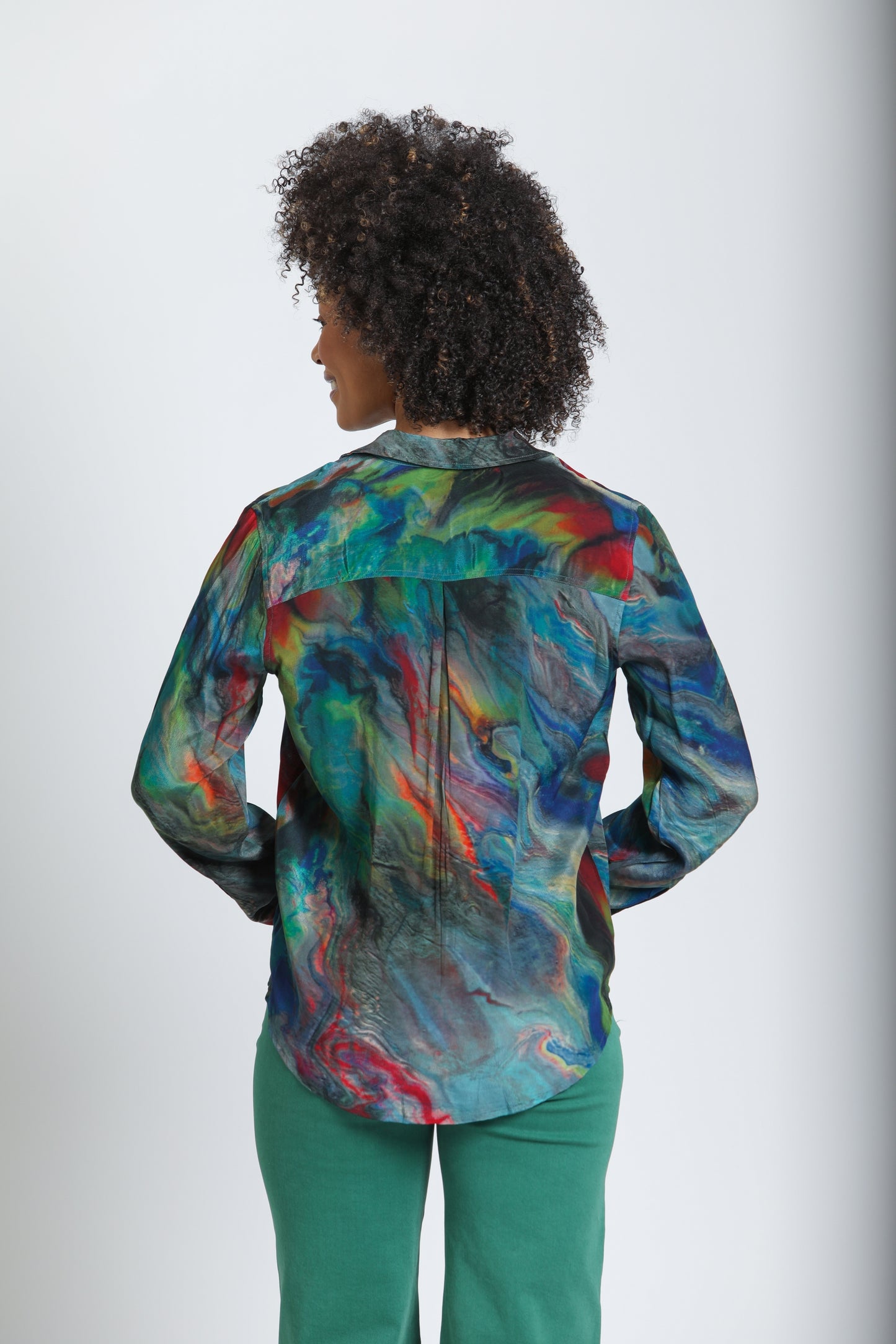 APNY COLLARED BUTTON DOWN BLOUSE - MULTI