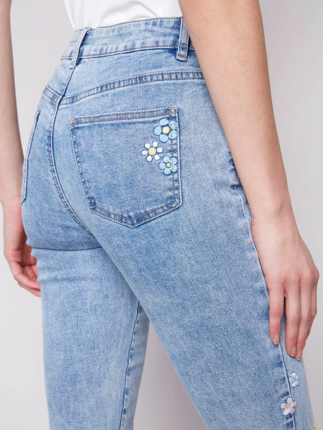 CHARLIE B SKINNY LEG JEAN W/ EMBROIDERY