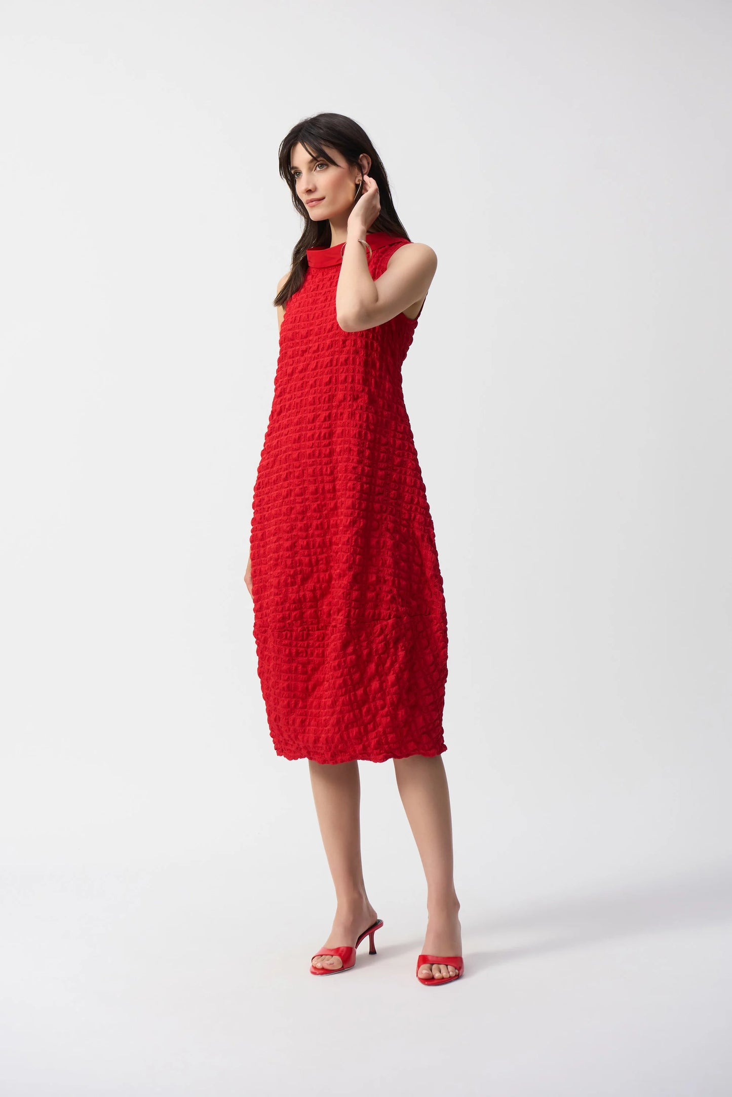 JOSEPH RIBKOFF TEXTURED SLEEVELESS DRESS - RED
