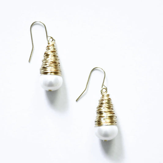 SEA LILY PEARL AND GOLD EARRING