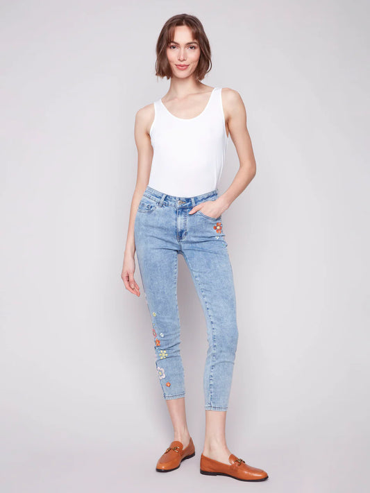 CHARLIE B SKINNY LEG JEAN W/ EMBROIDERY