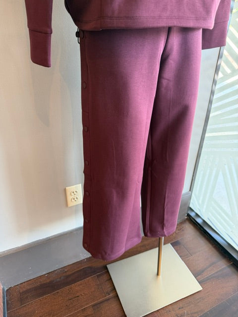 FOIL SNAPPY JOGGER - DARK CHERRY