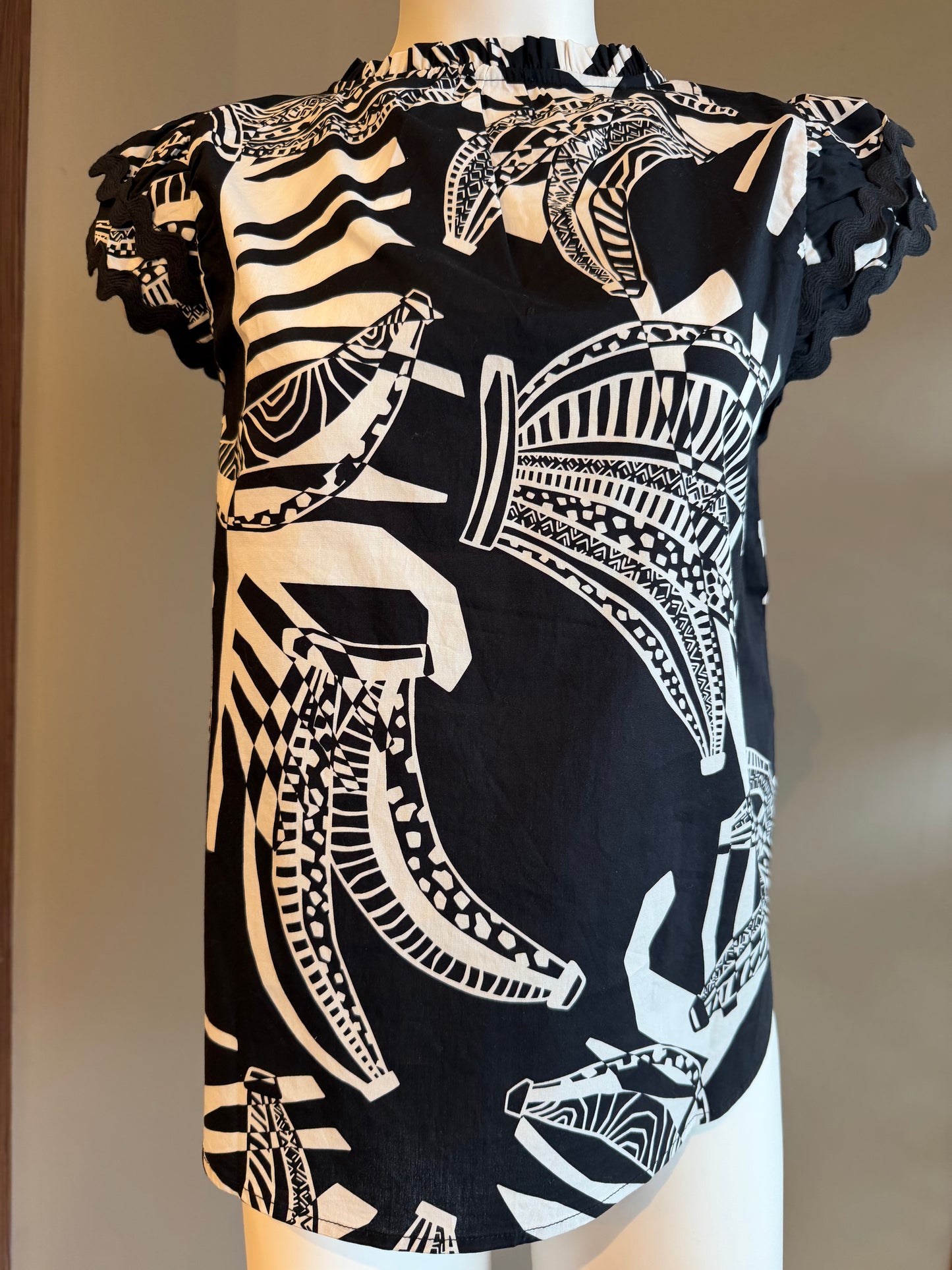 FOIL SWELL TIMES TOP - BLACK AND WHITE