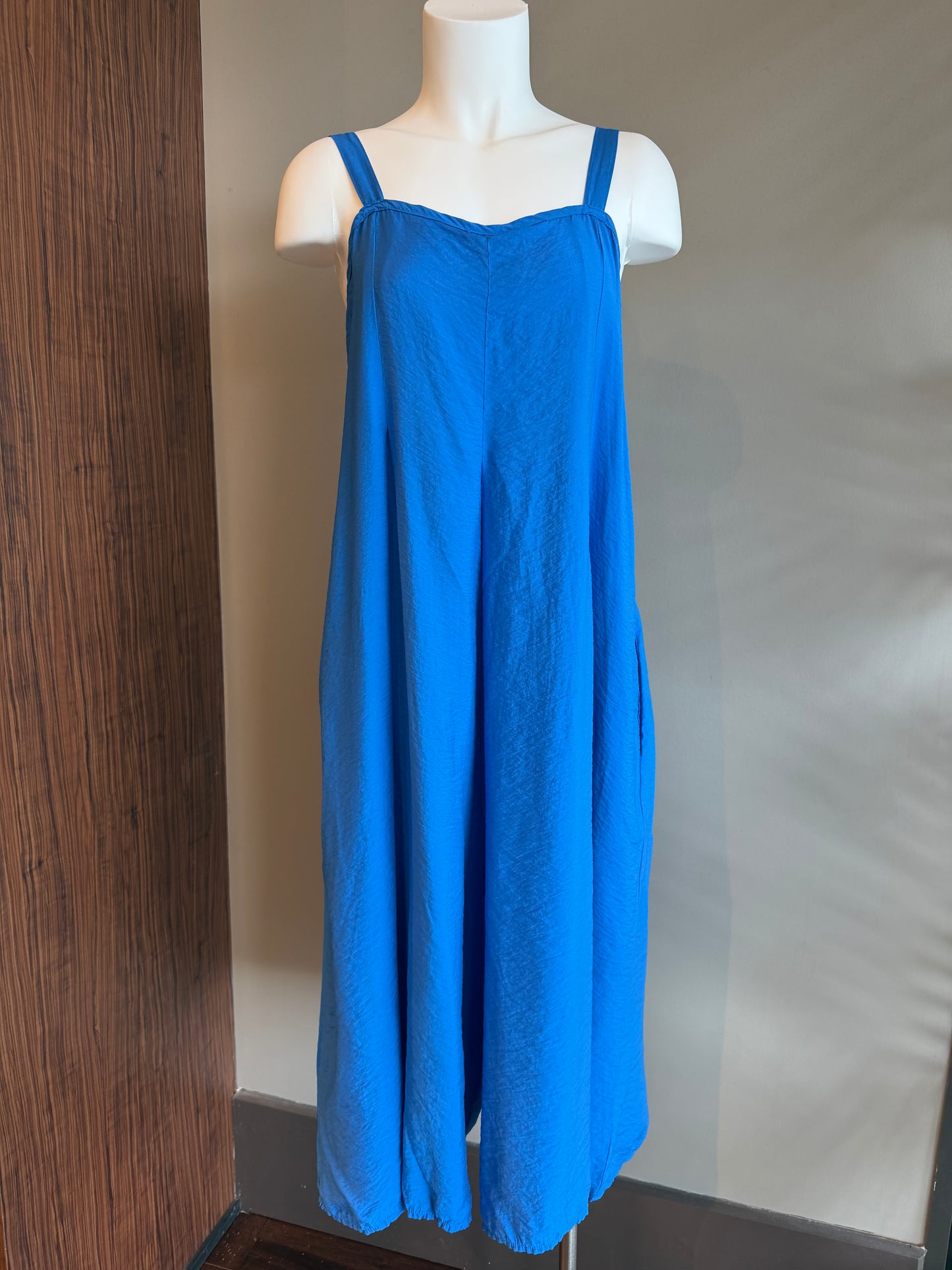 CUT LOOSE CROP JUMPSUIT - VIVID BLUE