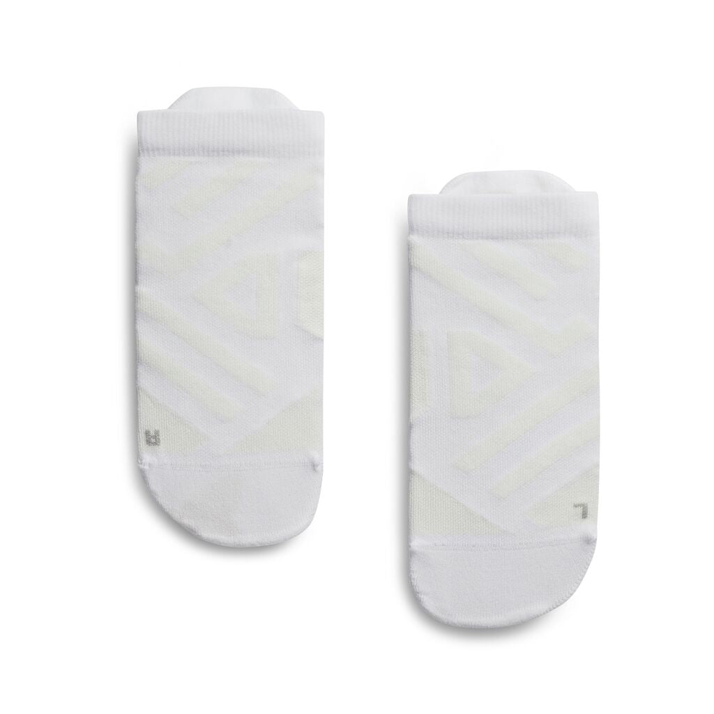 ON RUNNING PERFORMANCE LOW SOCKS - WHITE - 34500822