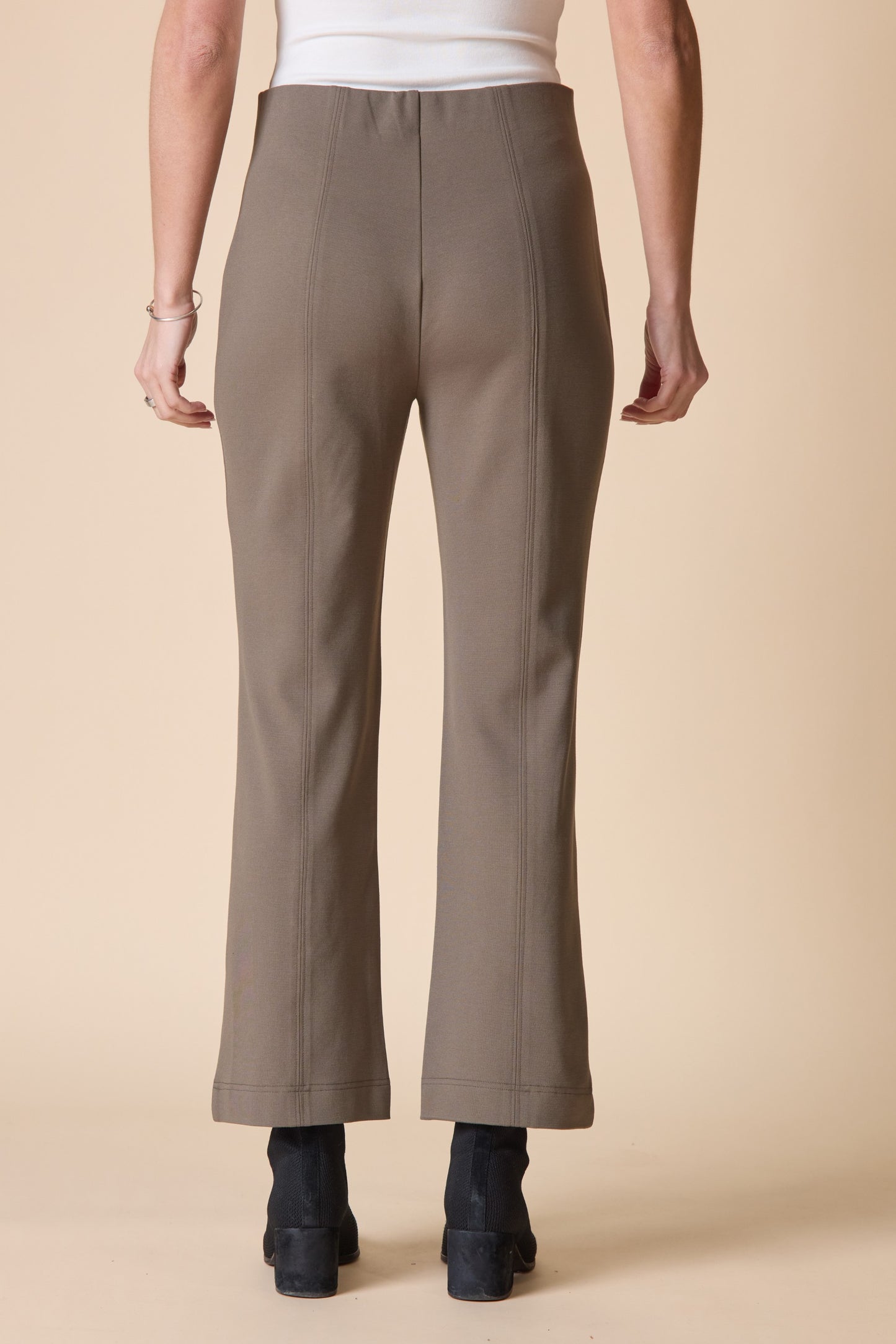 HABITAT LUXE PONTE SOLID KICKFLARE PANT - UMBER