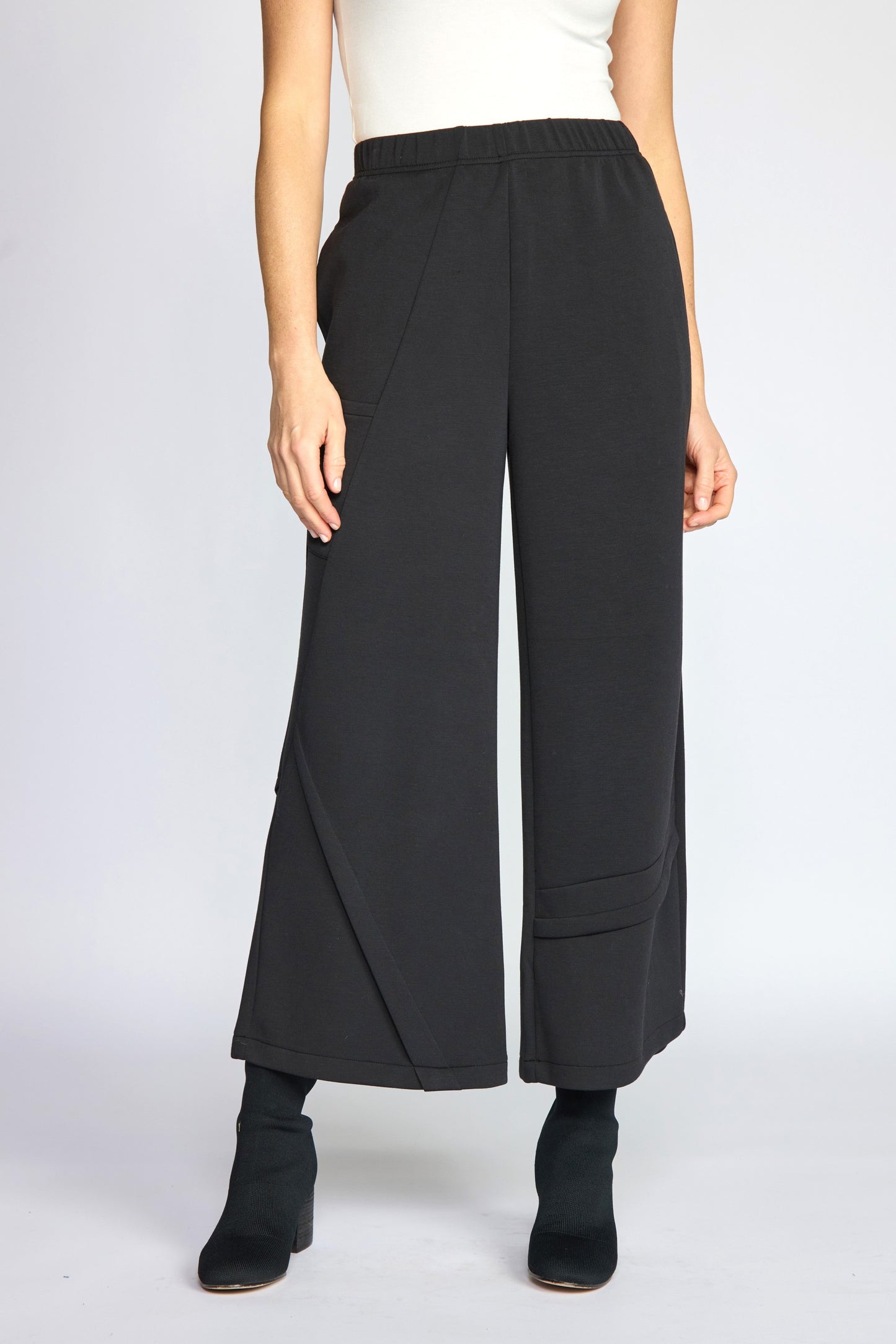 OLIVIA BY HABITAT FEATHERLUX KNIT SOLID PANT - BLACK