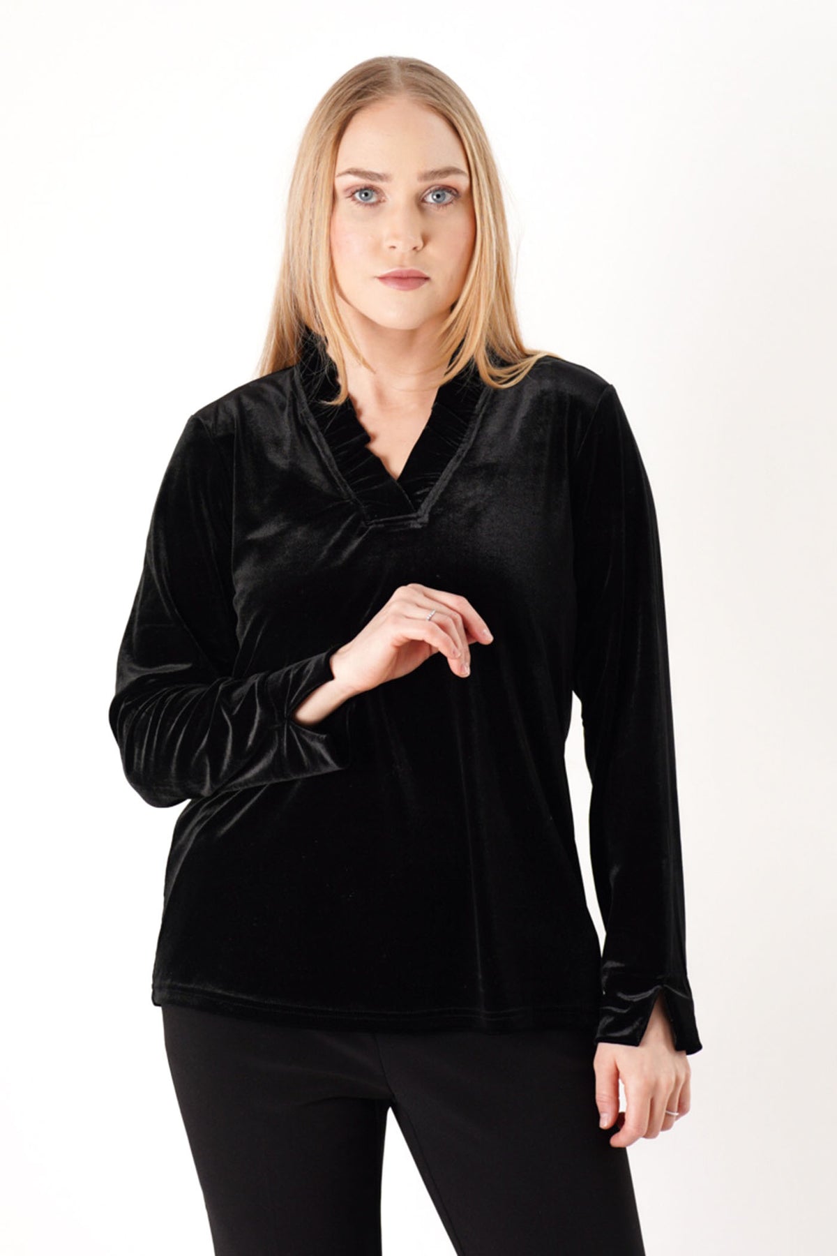 TRISHA TYLER VELVET TOP WITH RUFFLE - BLACK